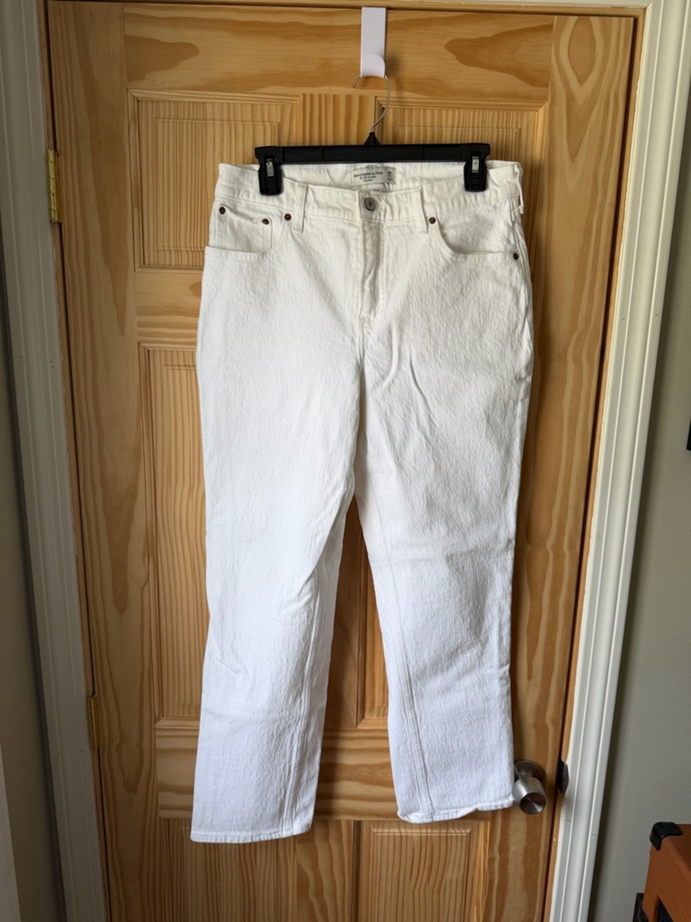 Abercrombie & Fitch Women’s Straight Leg White Jeans